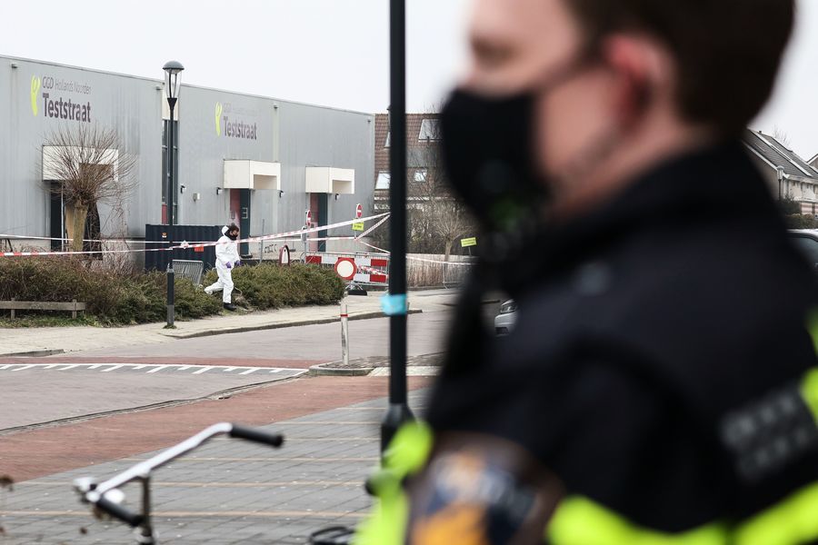 荷蘭病毒測試中心發生爆炸 警方：蓄意襲擊