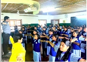 法輪功在印度班加羅爾學校中廣為流傳