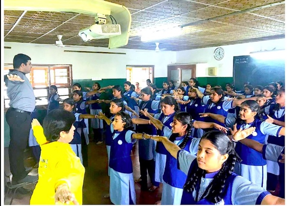 法輪功在印度班加羅爾學校中廣為流傳