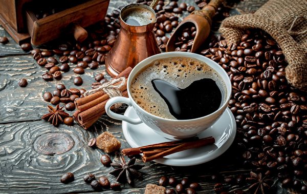黑咖啡的熱量很低，有利於減重人士飲用。（Shutterstock）