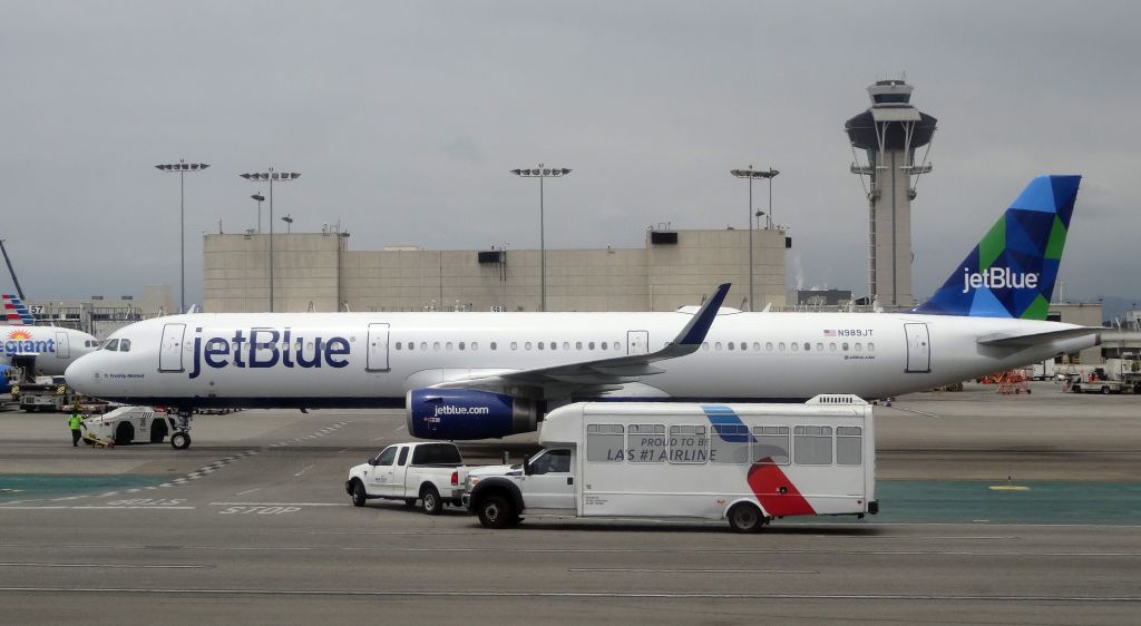 JetBlue擬以36億美元現金收購Spirit航空
