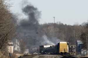 俄亥俄州火車脫軌洩漏有毒物事件 鐵路公司被起訴