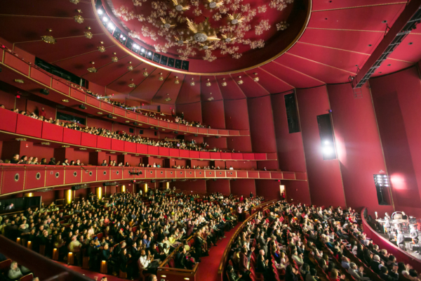 美國首都十場神韻演出落幕 精英：深受啟迪