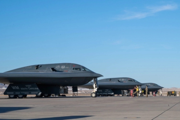 【名家專欄】B-2和B-21各有所長 可取長補短