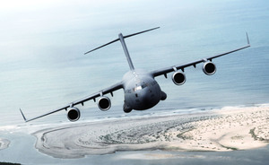 美軍C-17戰略運輸機首降台灣 中共反應低調