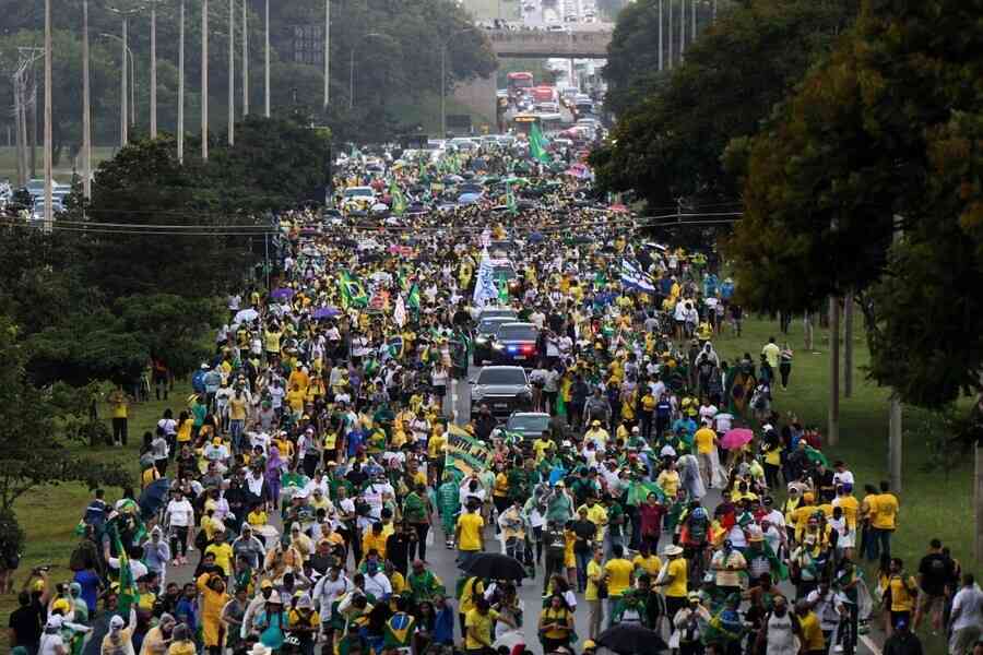 巴西千人集會遭閃電襲擊 89人受傷