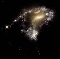 NASA新圖：星系碰撞形成「一串珍珠」
