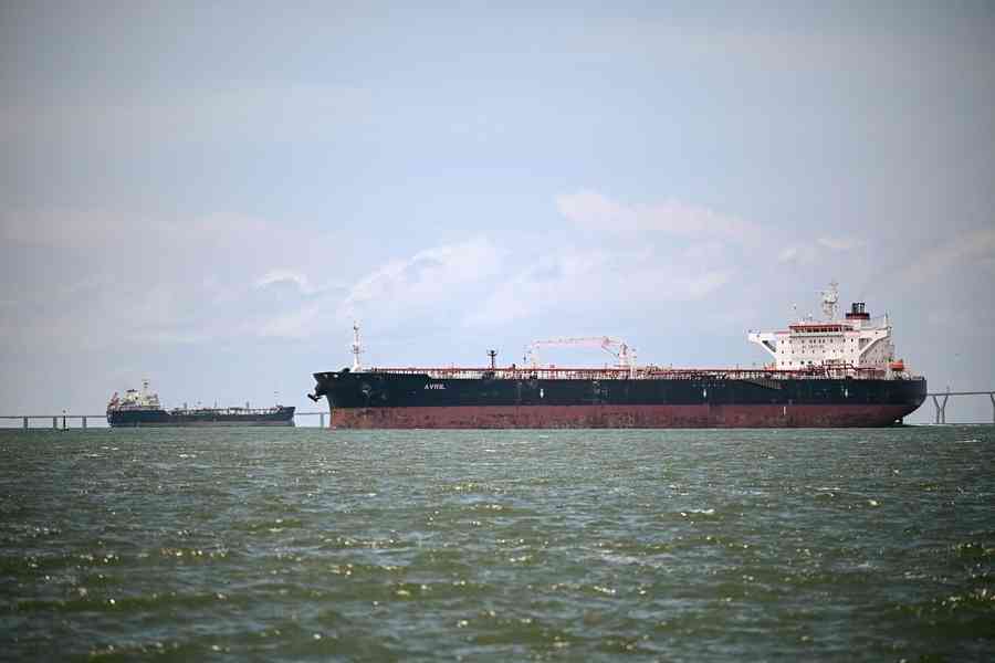 【每日油氣】全球搶購美國原油 約70艘超大型油輪正駛向美國灣