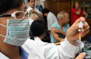 杭州男高燒3天變「白肺」緊急入ICU大搶救