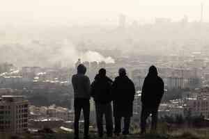 井友倫：伊朗衝突引金融震盪 華人受何影響？