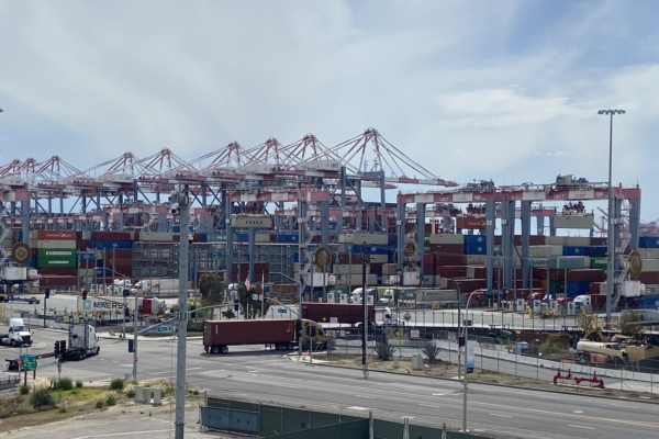 美國十月貿易逆差降至2009年以來最低水平