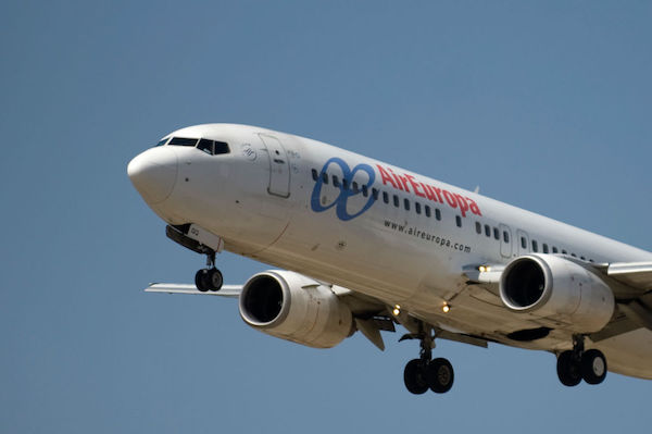 歐羅巴航空一客機遇嚴重氣流 40人受傷