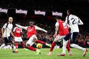 英超：阿仙奴勝熱刺領跑 利物浦和曼城落敗