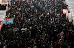 多省擬擴招公務員 民眾質疑:為高失業率遮羞