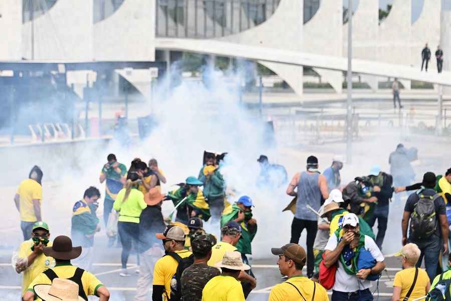 質疑大選舞弊 巴西前總統支持者示威抗議