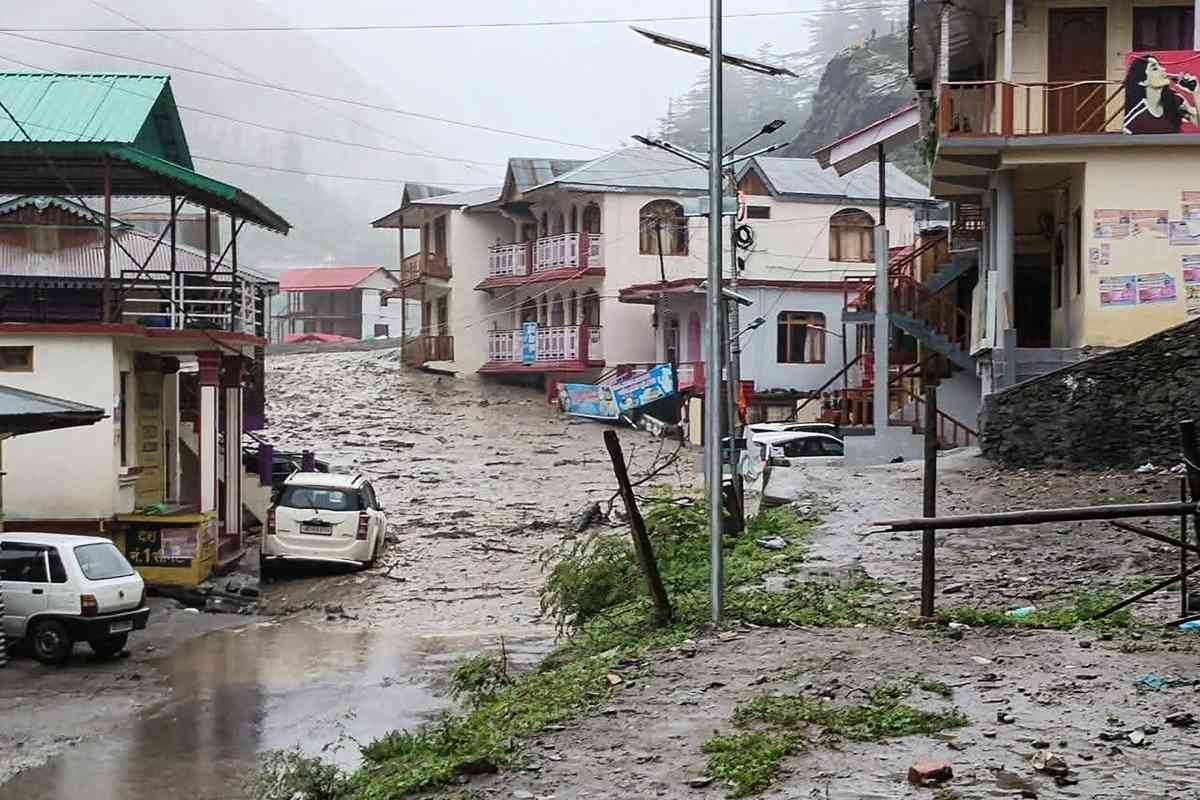 2025年8月5日,在印度北阿坎德邦發生大規模泥石流後,旅遊勝地達拉利村(Dharali)的大量房屋、民宿和酒店被沖毀。(Uttarakhand’s State Disaster Response Force/AFP)