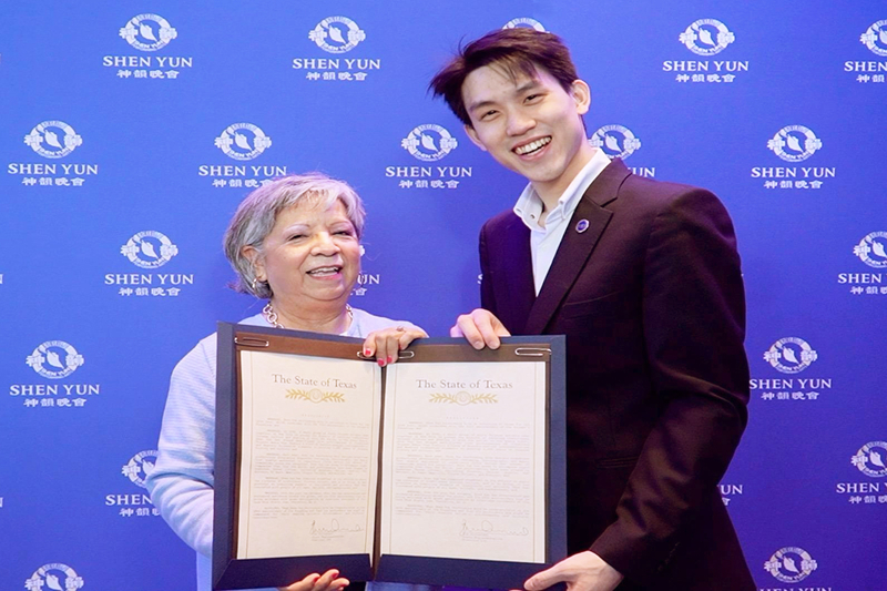 神韻美國德州大規模巡迴演出受歡迎 政要頒獎不斷