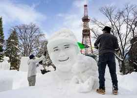 【圖輯】日本札幌冰雪節開幕 逾200座冰雕亮相