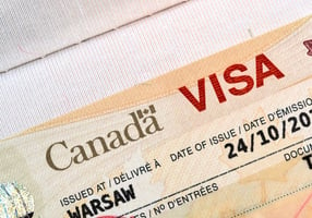 跨黨派議員敦促加拿大放寬港人工作簽證條件