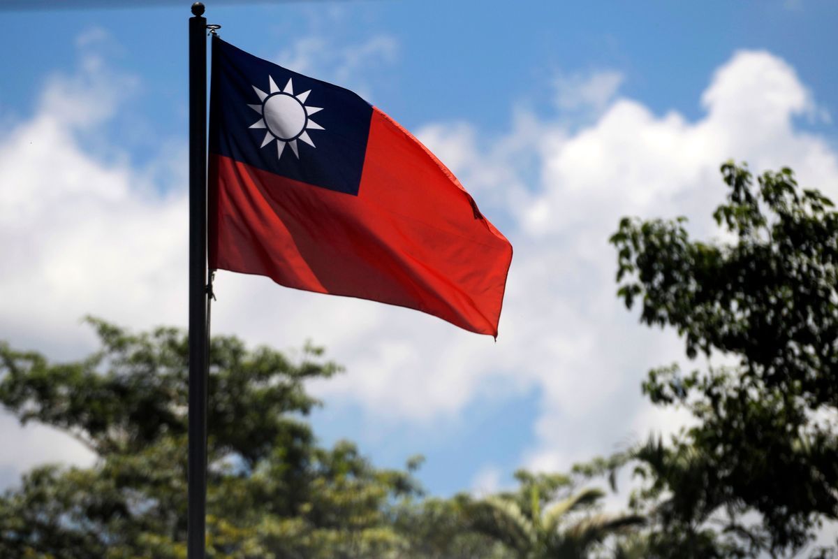 2021年11月23日，根據美國國務院公布的與會名單，拜登政府已邀請台灣參加下個月的「民主峰會」，展現了對台灣的重要支持。圖為台灣國旗。（MARVIN RECINOS/AFP via Getty Images）