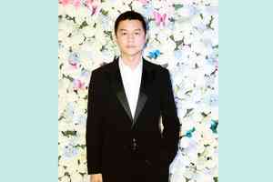 演員李亞鵬開發的雪山藝術小鎮被申請破產