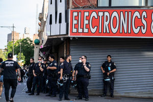 紐約警方披露 暴徒趁亂搶劫高檔奢侈品
