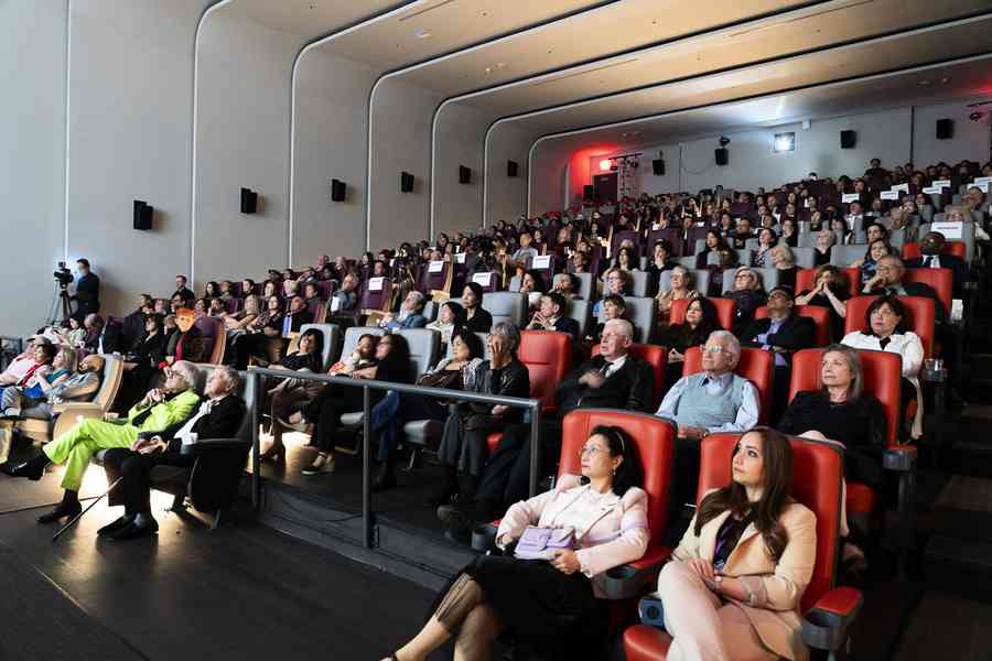 《堅不可摧》加拿大首映 觀眾為神韻演員們自豪