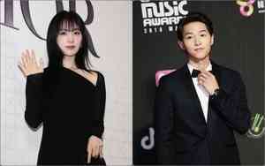 金智媛驚現宋仲基粉絲會 溫馨互動再現友情