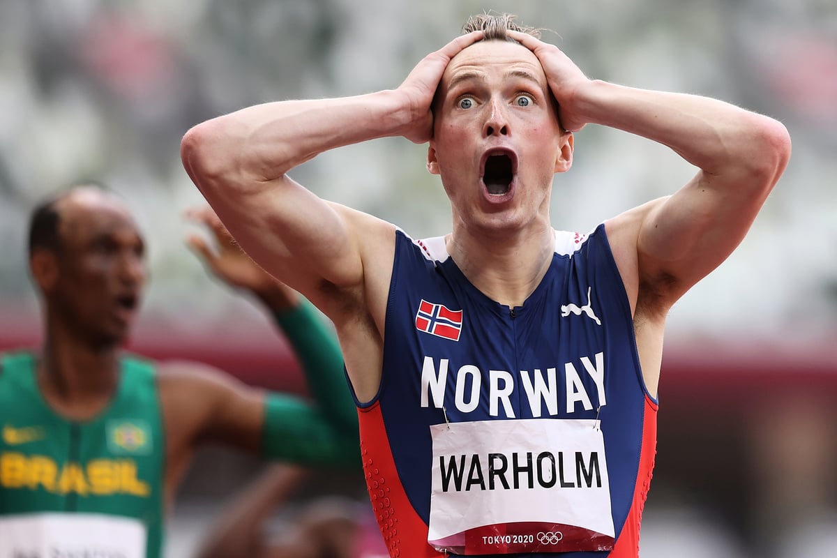 在東京奧運田徑賽場，挪威名將沃爾霍姆（Karsten Warholm）將自己保持的世界紀錄提升了0.76秒，確實令人震驚。（Michael Steele/Getty Images）