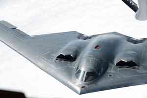 美民航機閃避B-52轟炸機 機長：一點也不好玩（有錄音）