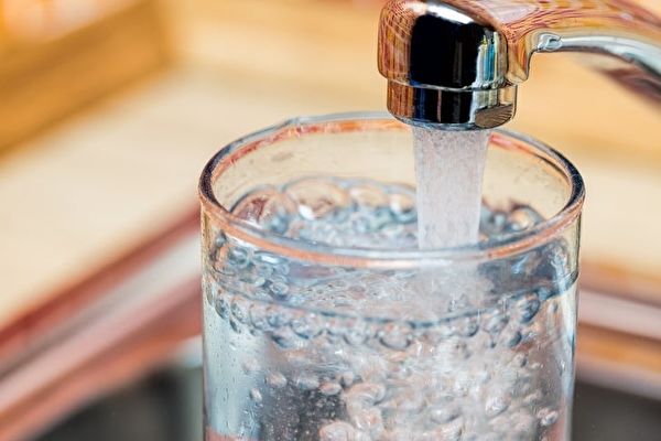 憂飲用水中微塑膠？新研究發現潛在解方