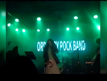 大陸歌手被電動椅架擠壓身亡 知情人透露細節