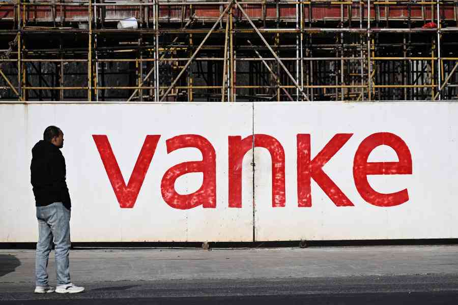 萬科股債雙跌 債務展期被否 違約風險急升