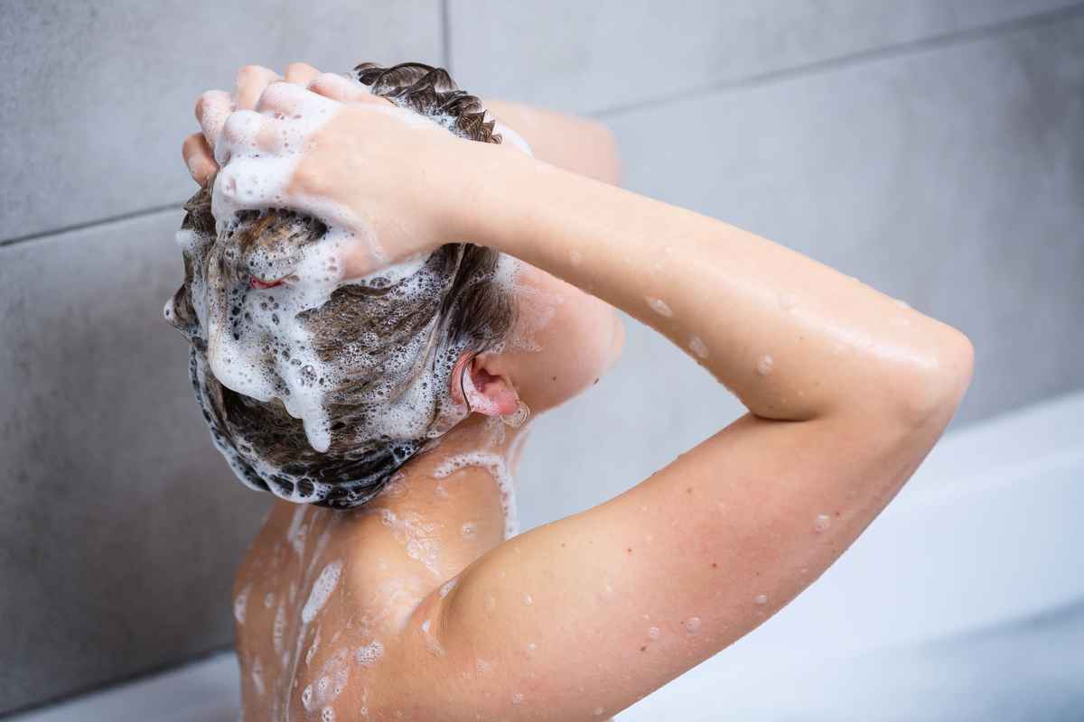 天天洗頭並不會變得容易掉髮或是越洗越油的問題。（Shutterstock）