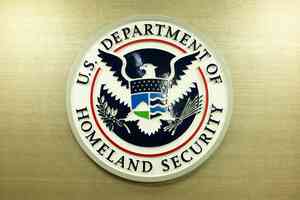美移民局「國土衛士」招聘計劃 申請人數破紀錄