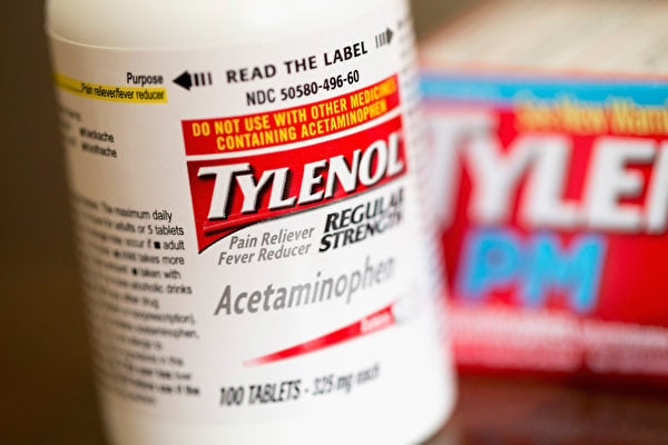 服用泰諾止痛藥期間，要避免飲酒，以免加重肝臟負擔。（Scott Olson/Getty Images）