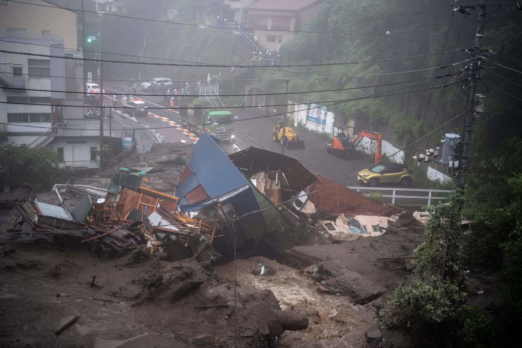 7月3日，日本熱海市（Atami）發生大規模泥石流，導致大約20人失蹤。（CHARLY TRIBALLEAU/AFP via Getty Images）