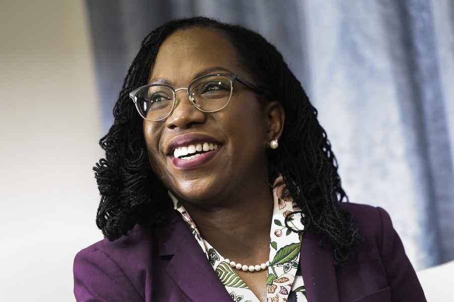 美參院確認傑克遜入最高院 首位非裔女大法官