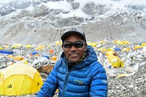 史上第一人 尼泊爾男子登上聖母峰25次