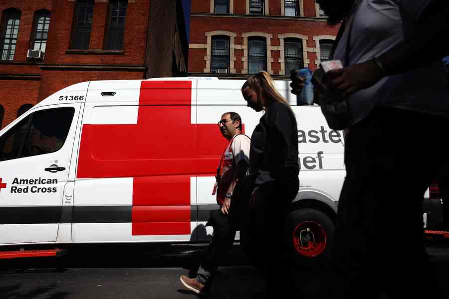 紐約高層公寓發生煤氣爆炸起火 1死14傷