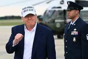 特朗普:美國要製造坦克和晶片 而非T恤鞋子