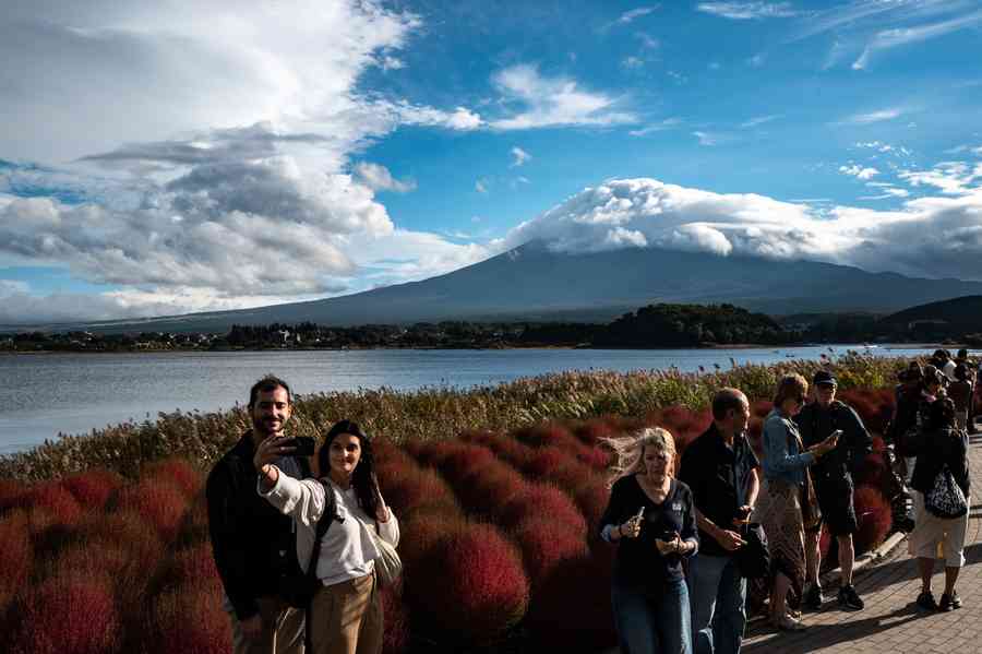 10月訪日人數創新高 日本政界籲降低對中依賴
