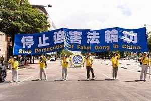 一群老人因信仰真善忍遭北京警察綁架