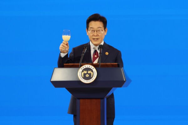 韓「禮物外交」登場 李在明APEC期間密集會談