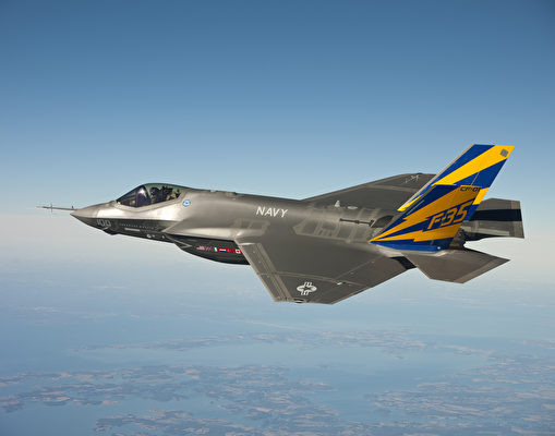 海軍的F-35C戰機代表了F-35系列中最複雜的機型。 （U.S. Navy photo courtesy Lockheed Martin via Getty Images）