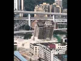 重慶一地標被爆破後 附近公寓現裂縫