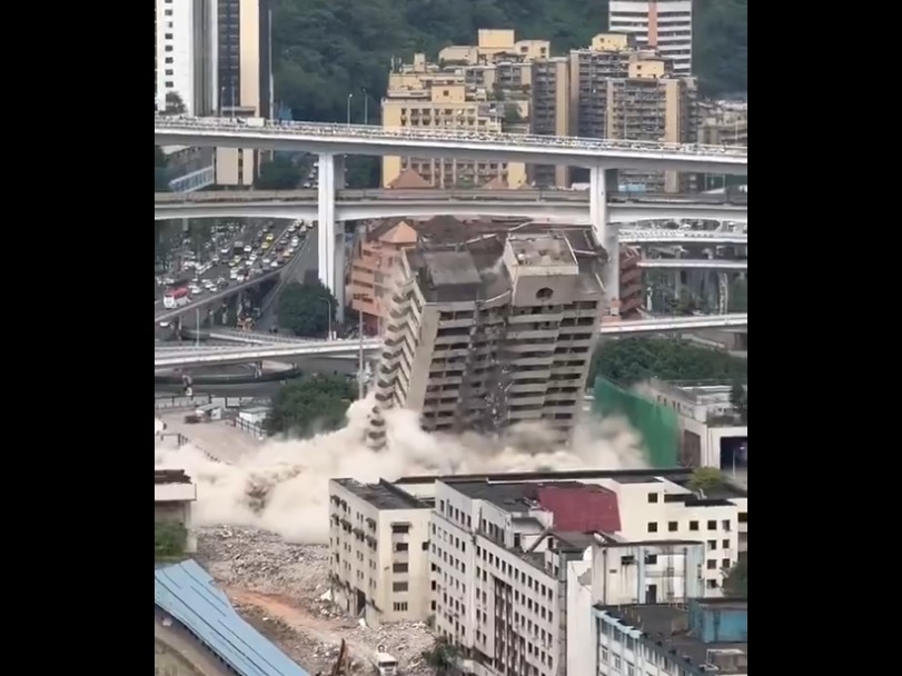 重慶一地標被爆破後 附近公寓現裂縫