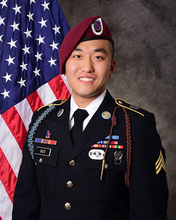 2015年，90後華裔青年郭政言加入美國陸軍，選擇當步兵，從此開啟有趣的軍旅生涯。（郭政言提供）