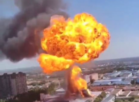 河北一工廠發生爆炸「蘑菇雲」直衝半空