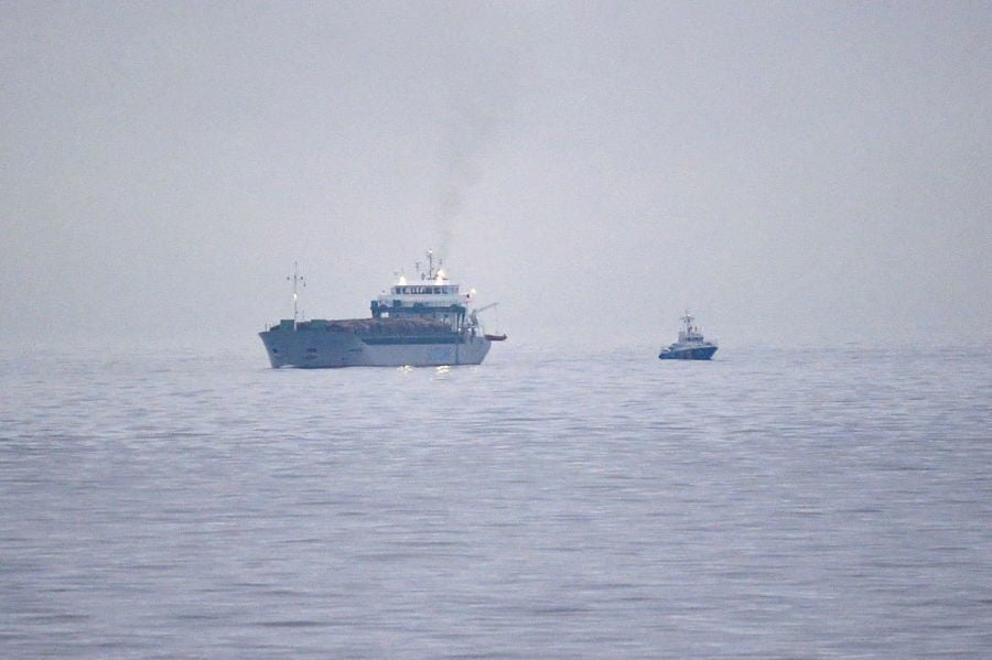 丹麥船隻與英國貨船相撞後翻覆 兩人失蹤